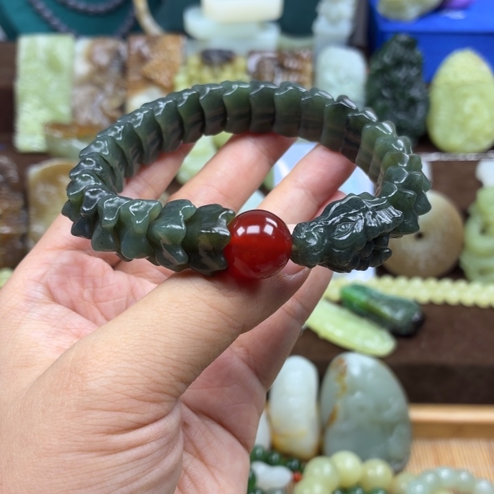 颈饰未镶嵌和田玉