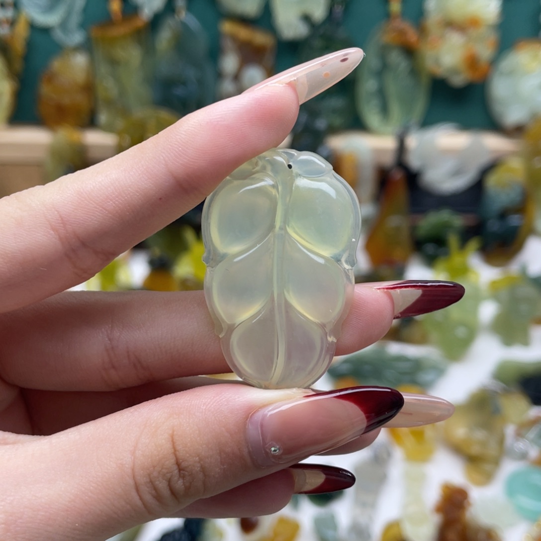 蛇纹石玉吊坠(不含链)未镶嵌