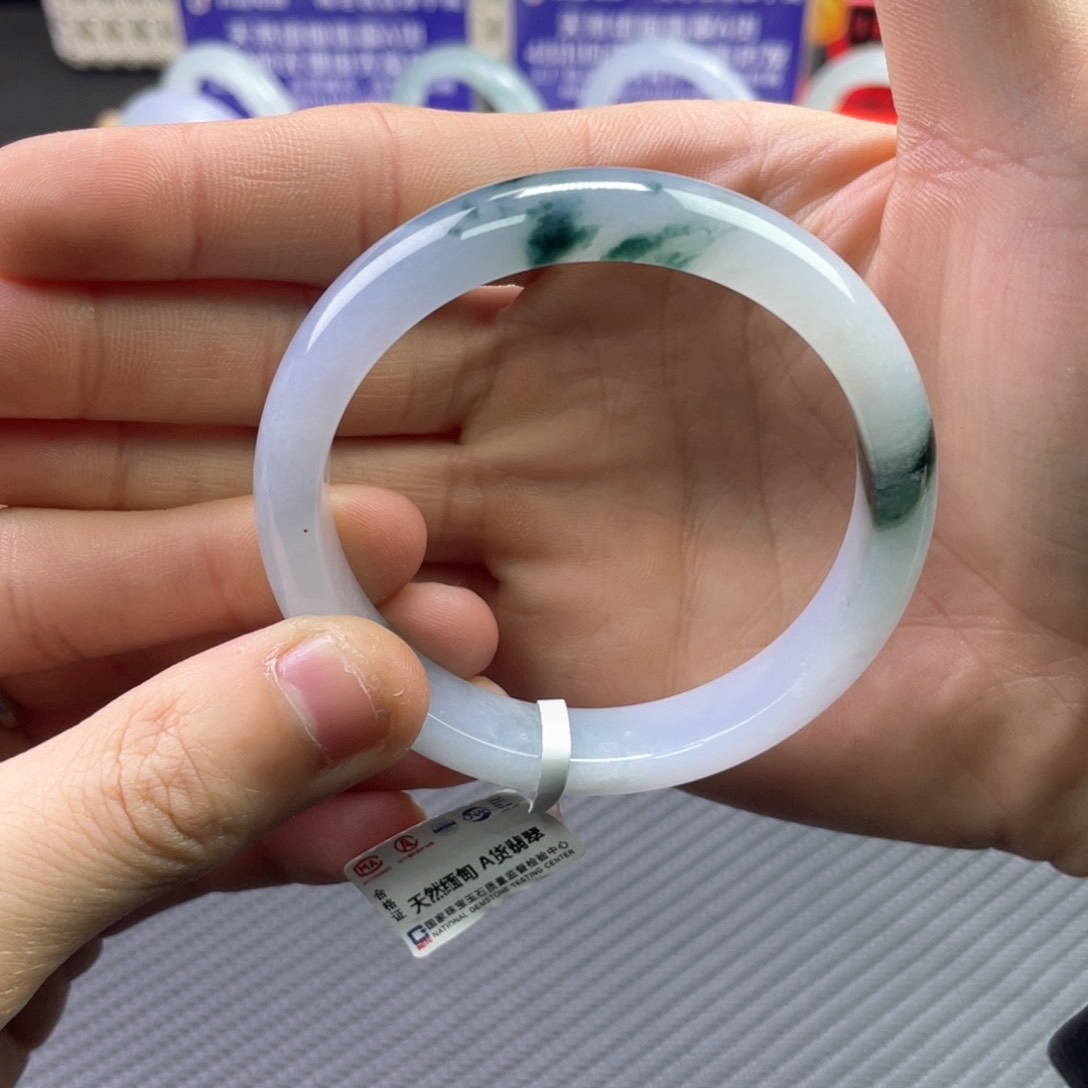 翡翠手镯未镶嵌天然缅甸a货翡翠手镯