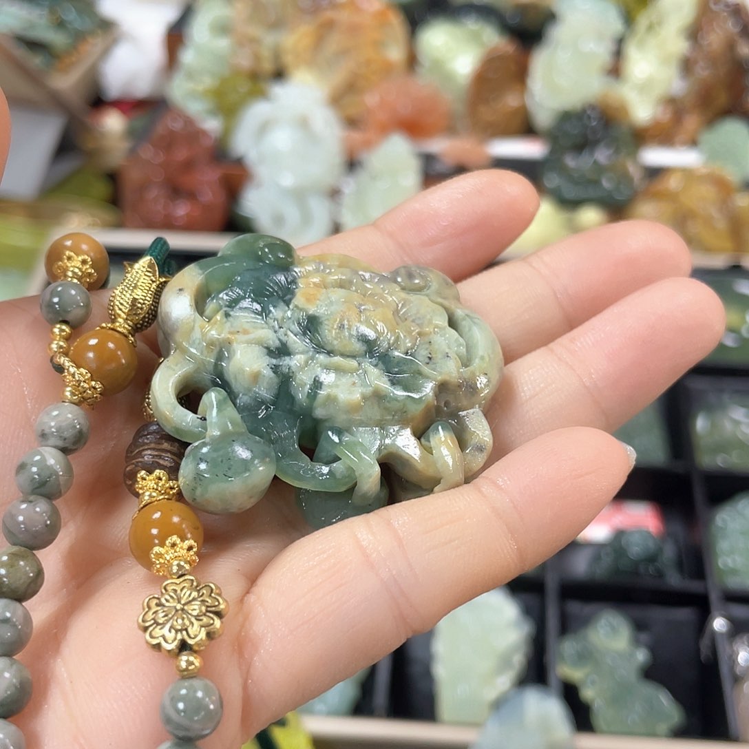 和田玉（糖玉）笔搁未镶嵌