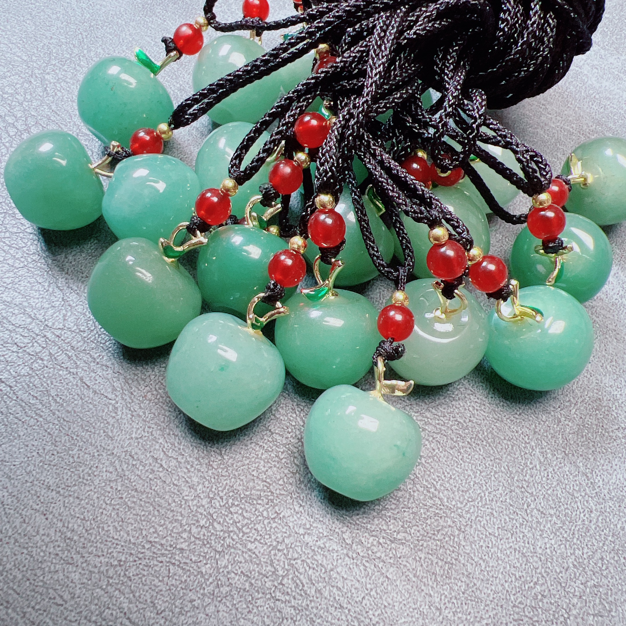 天然东陵玉小苹果吊坠(多样性发货，拍一发一）