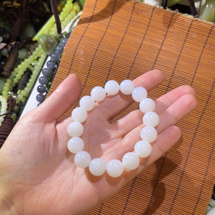 和田玉其它未镶嵌巧***王