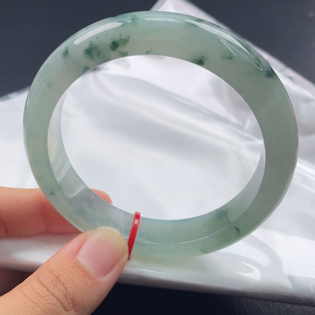 翡翠未镶嵌手镯57.9正圈