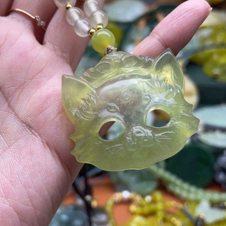 蛇纹石玉未镶嵌吊坠