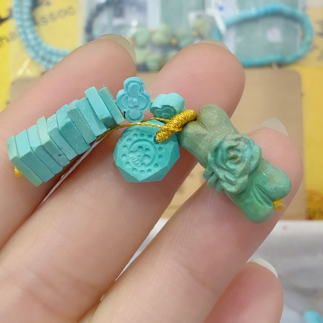 绿松石未镶嵌珠宝奇石