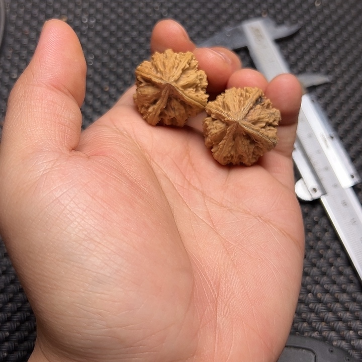 文玩核桃吊坠四棱