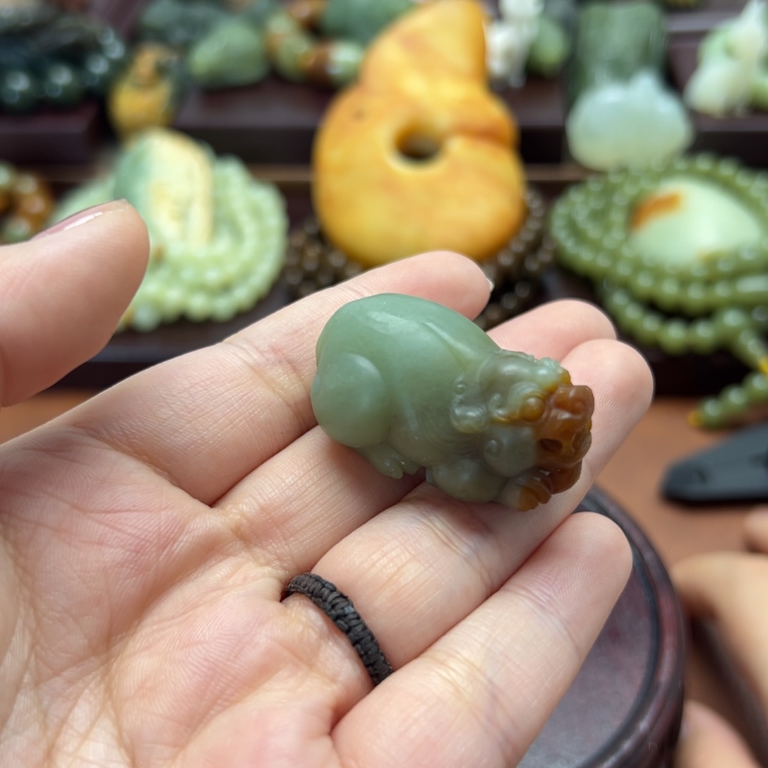 和田玉未镶嵌珠宝奇石