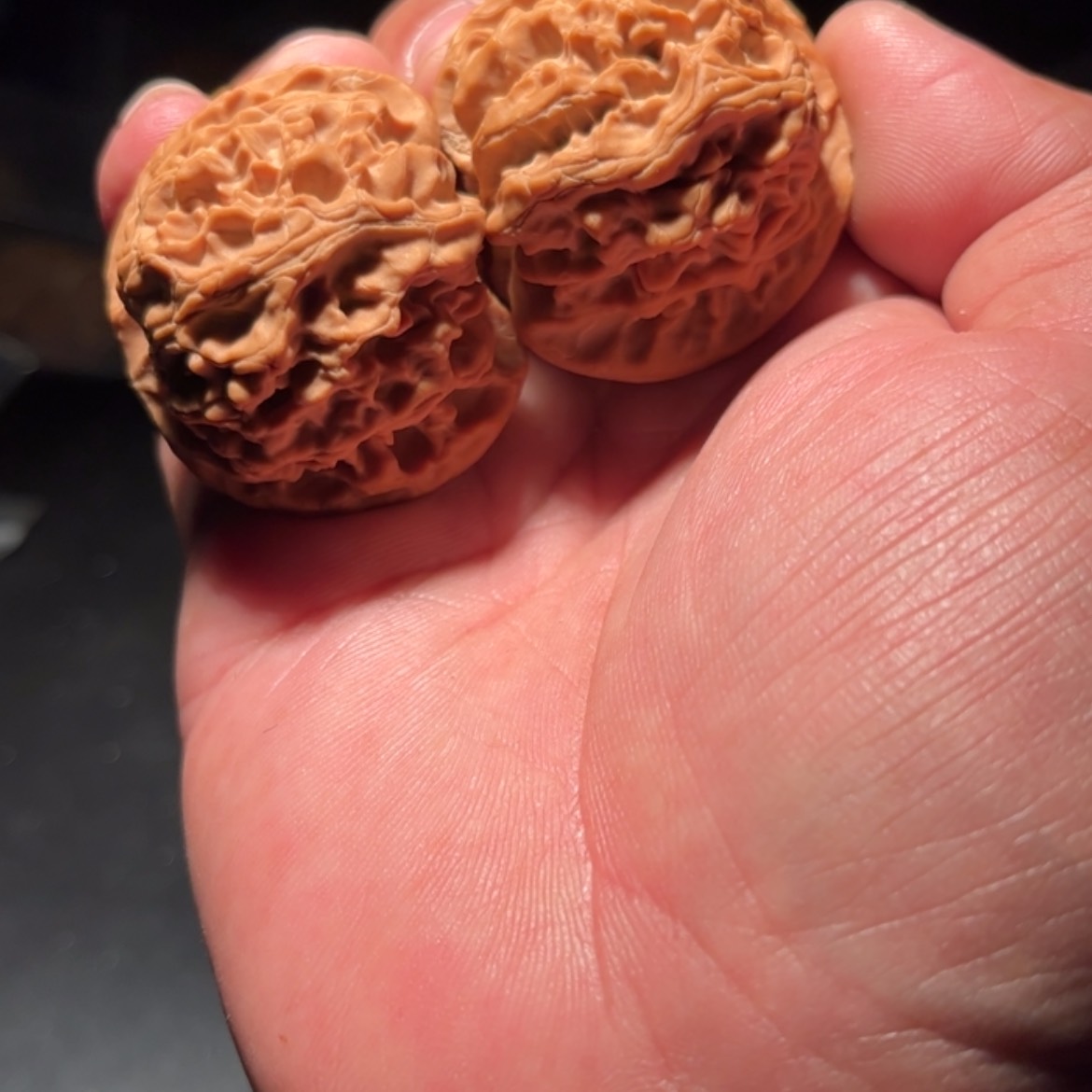 【闪购商品】逃***山文玩核桃木制手把件