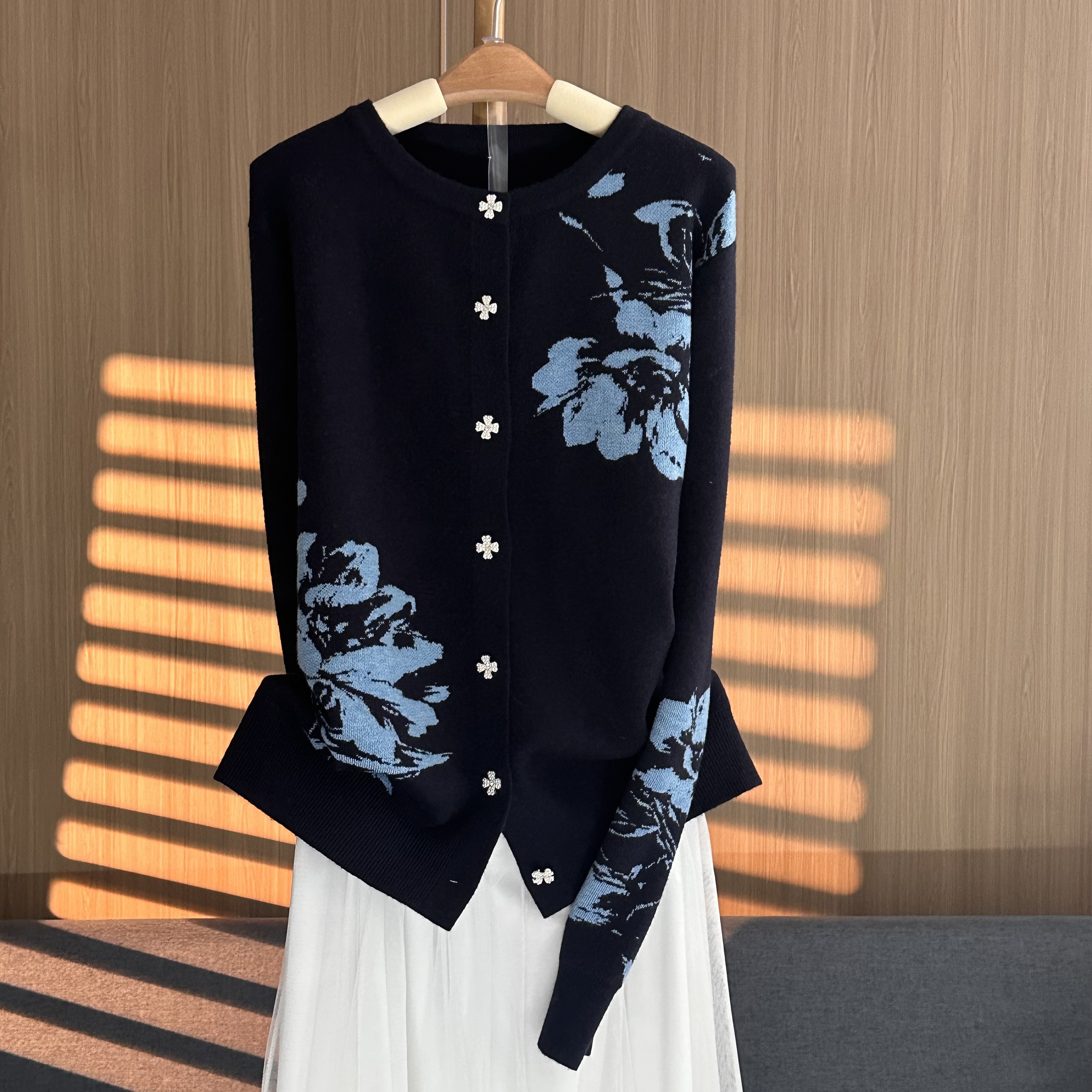 梵花. 2025蓝色夜来纯色秋季新款开衫针织衫减龄百搭上衣女秋冬