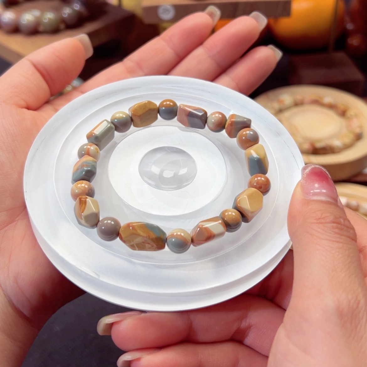 【闪购商品】石英质玉手链未镶嵌一***心78