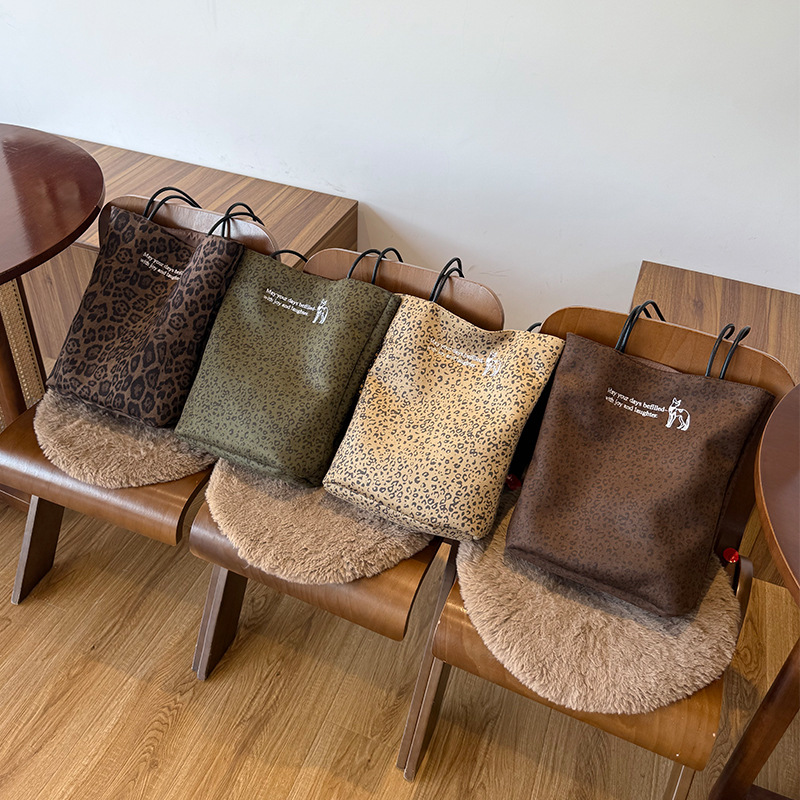 秋冬新款豹纹加厚面料刺绣正面两用单肩包包复古简约百搭包包女