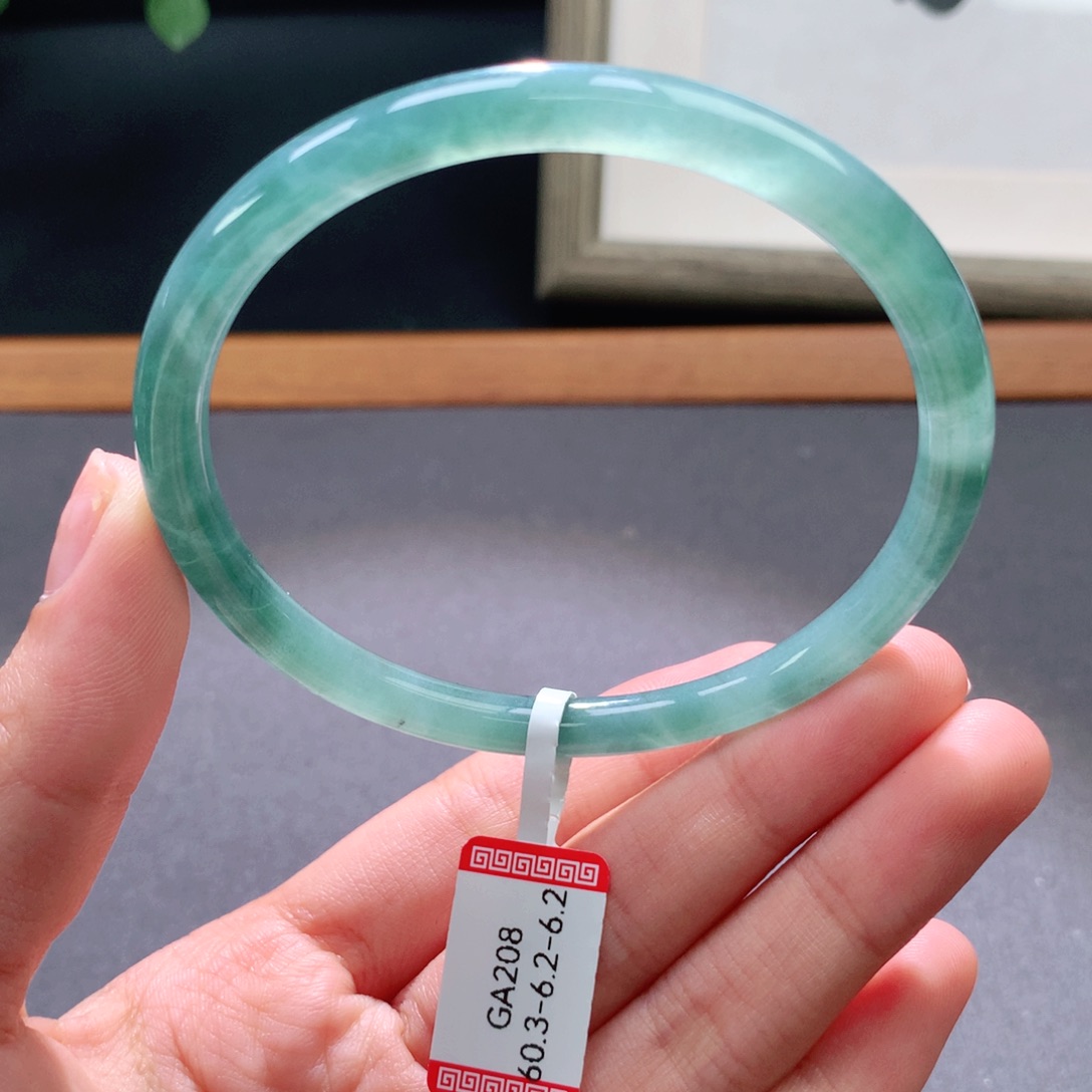 翡翠手镯未镶嵌天然翡翠手镯