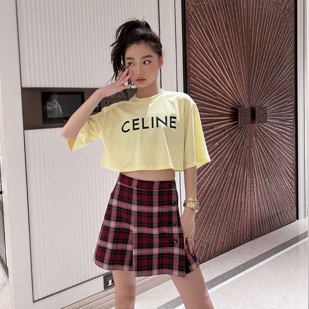 99新 Celine/思琳 SS22 黄色字母图案短款T恤 L码 GM002785