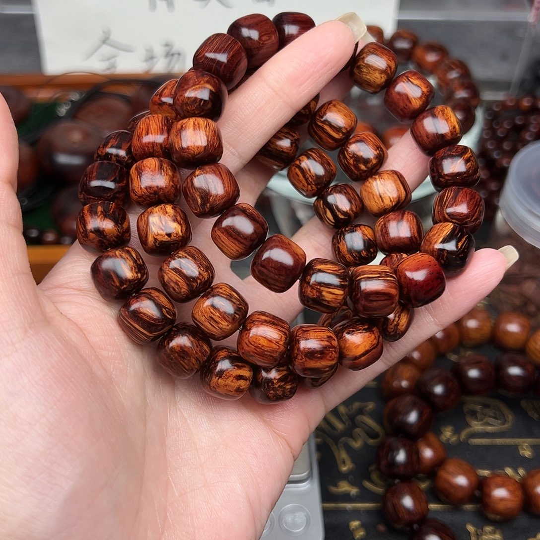 木1112海南红降黑金满油精品