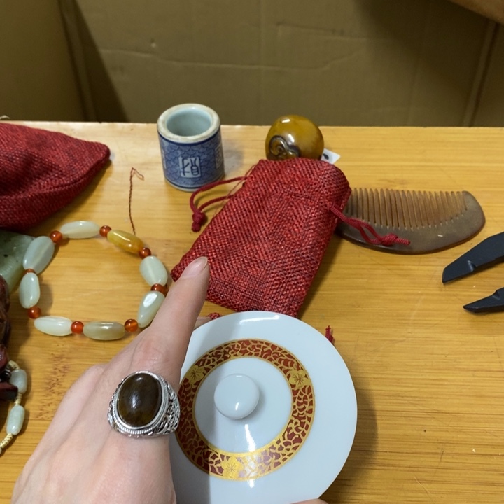 瓷片哈中古工艺品一件