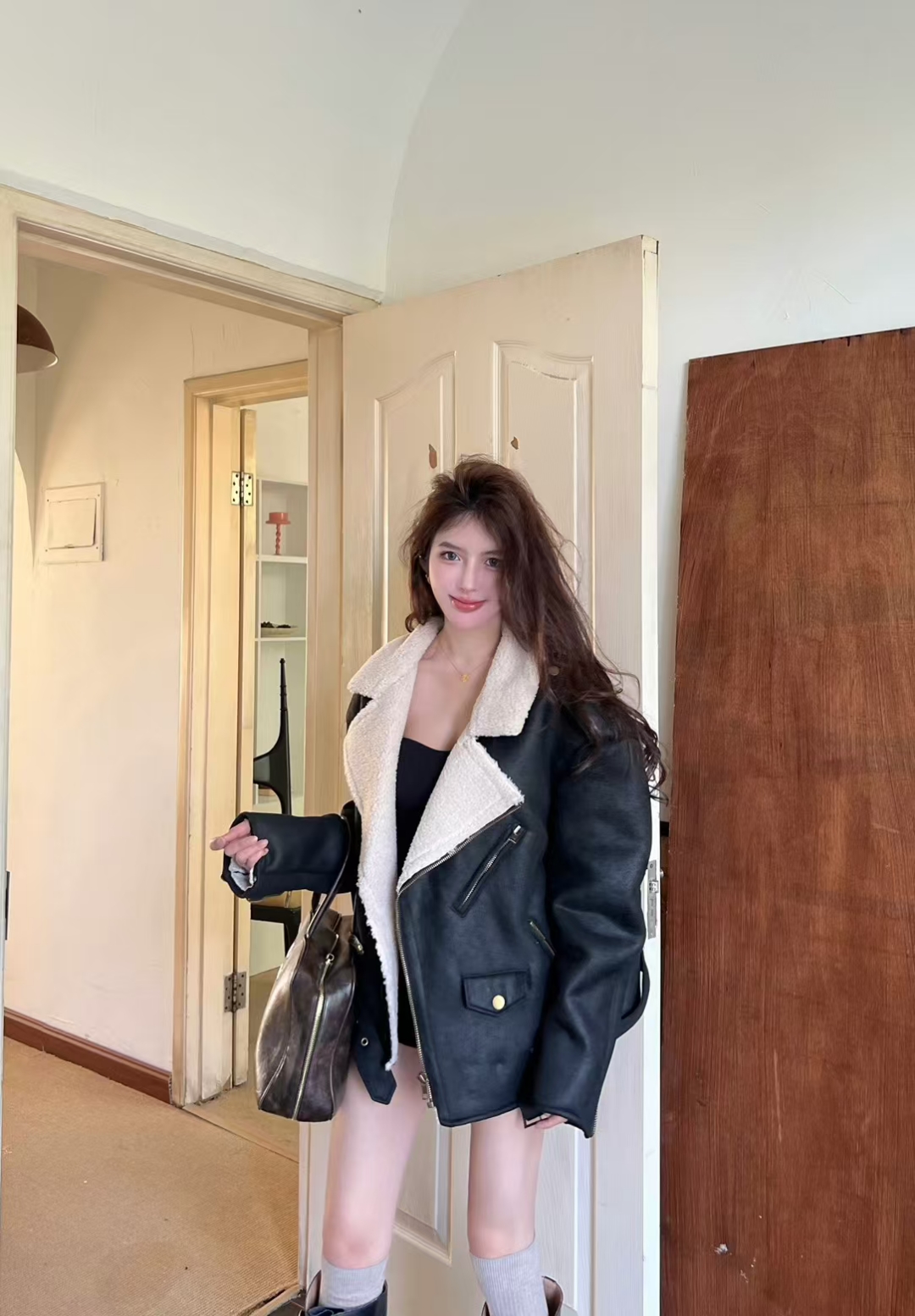 复古机车风夹克翻领翻毛绒皮毛一体保暖外套宽松显瘦夹克加绒加厚