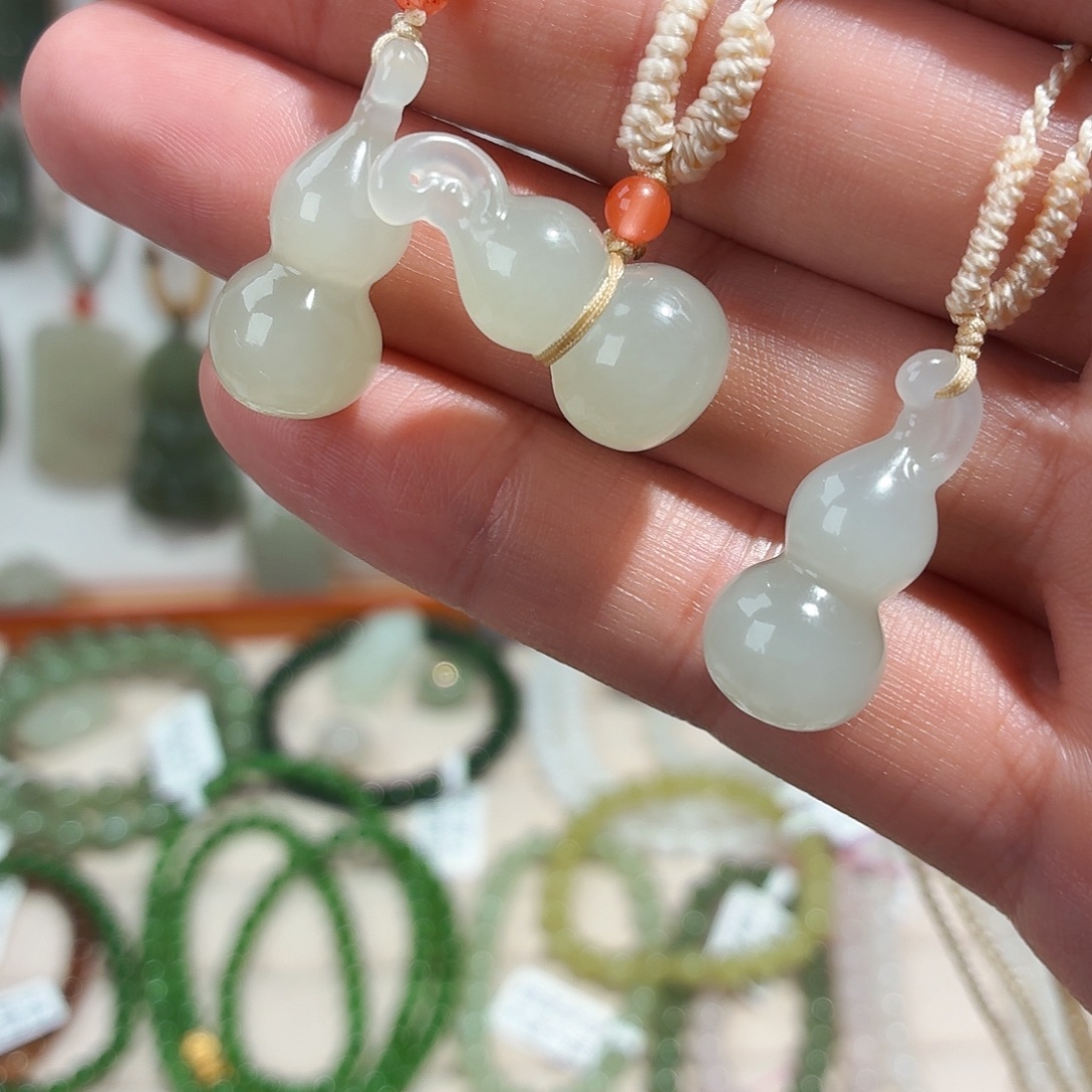 和田玉未镶嵌颈饰冰葫芦挂件多样性发货拍一发一