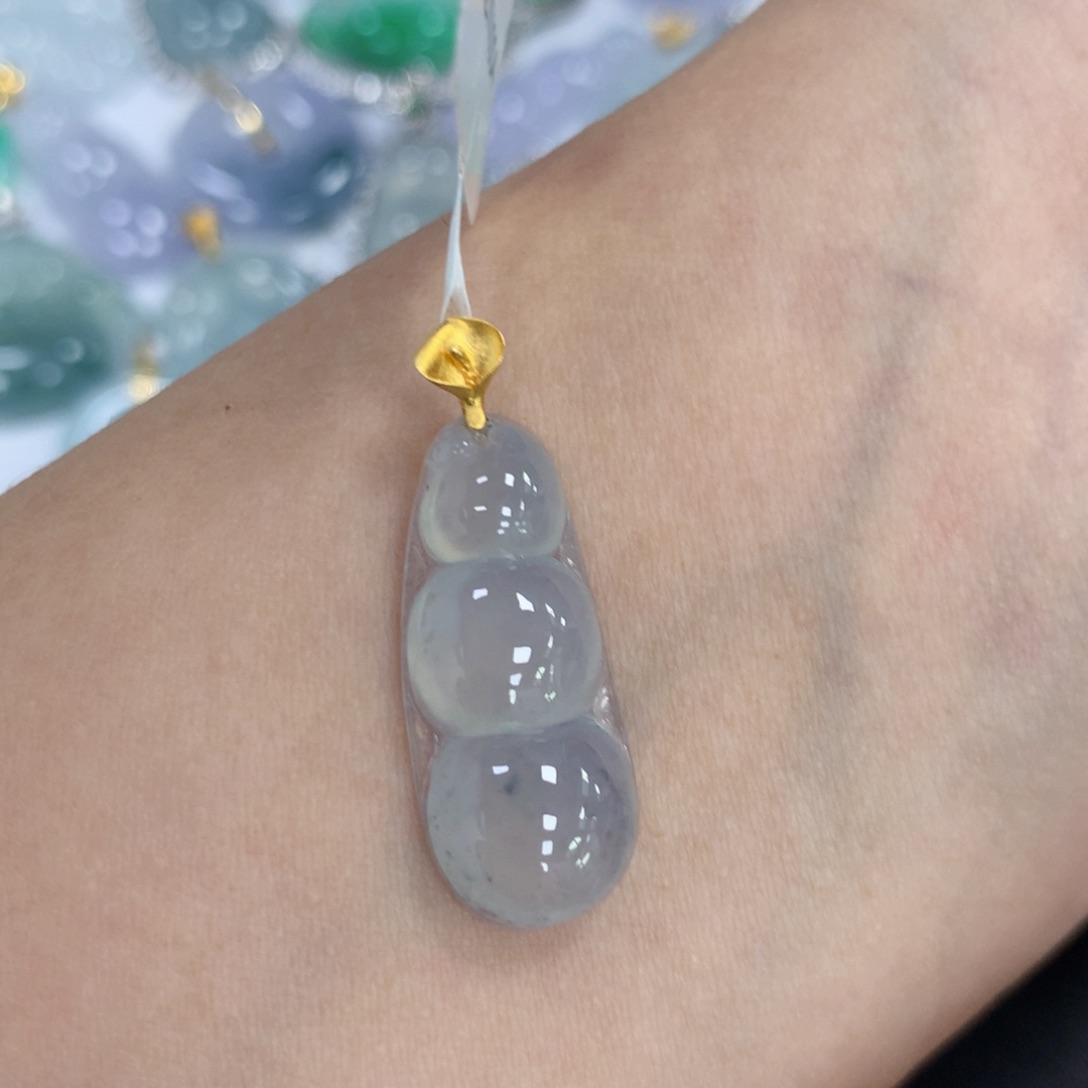 颈饰18K金镶嵌翡翠