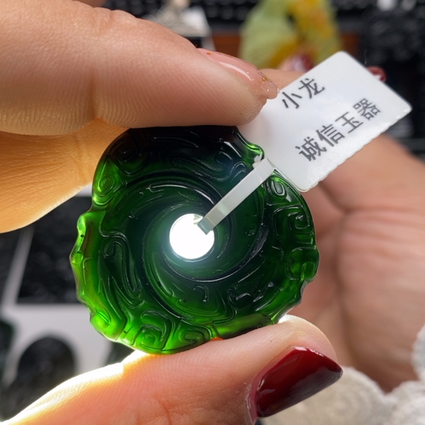 【闪购商品】蛇纹石玉颈饰未镶嵌