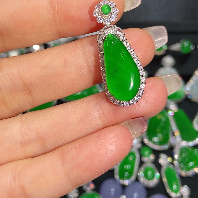 【闪购商品】翡翠颈饰未镶嵌J**O天然翡翠