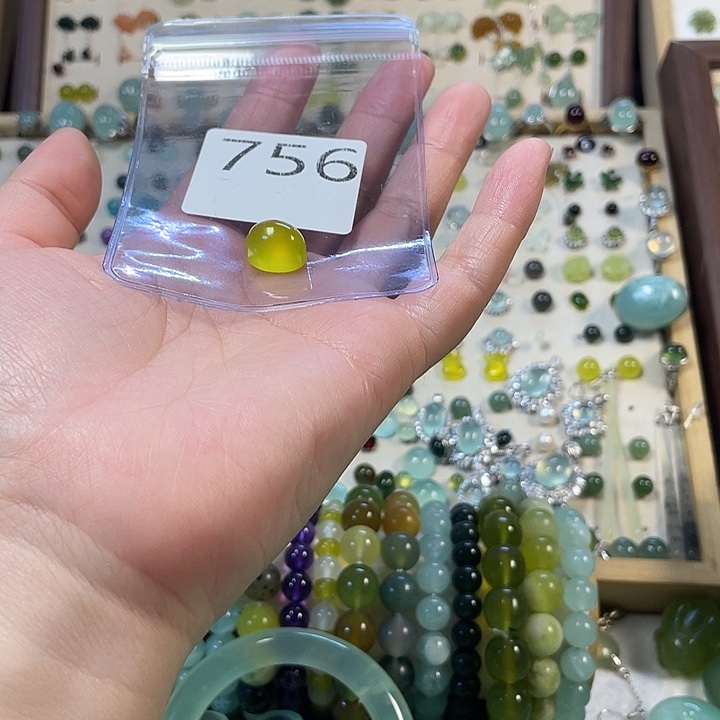 蛇纹石玉合金耳钉