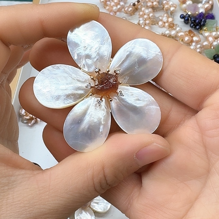 淡水珍珠胸饰银S925镶嵌