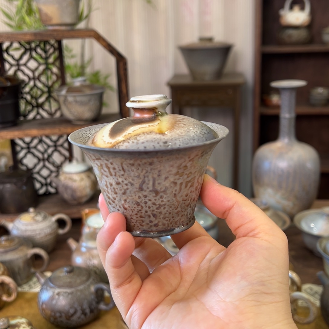 16中白精品马蹄盖碗