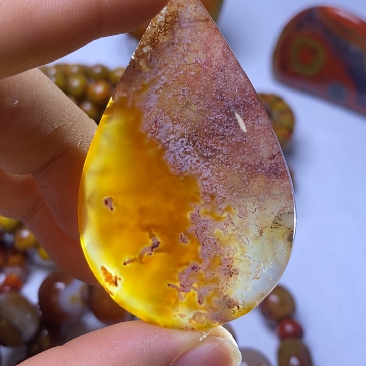 玛瑙/玉髓颈饰未镶嵌