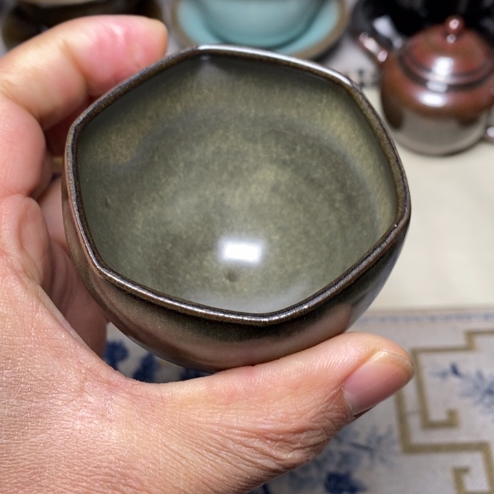 茶盏盏心茶器放漏了