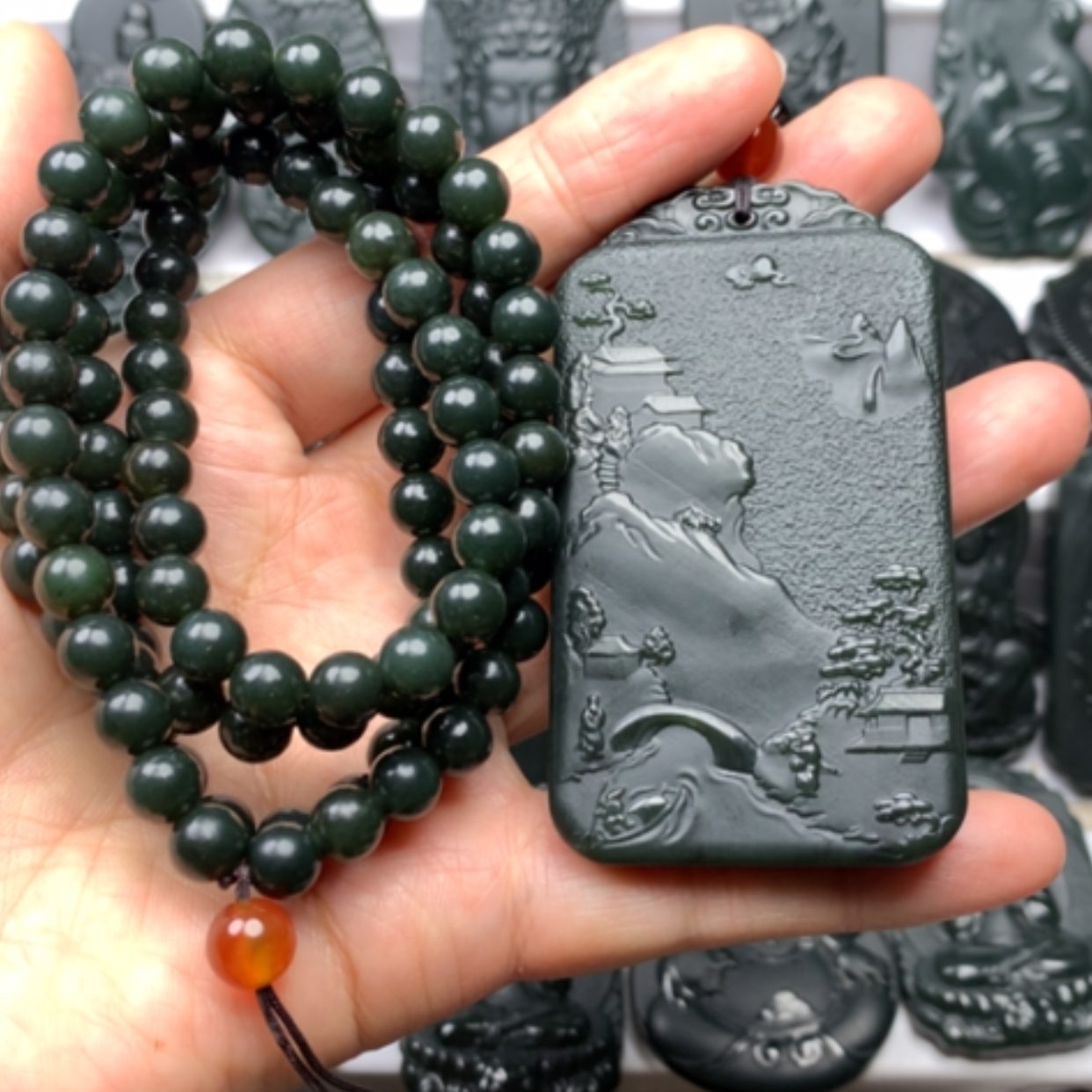 【闪购商品】颈饰未镶嵌和田玉悟双面雕刻