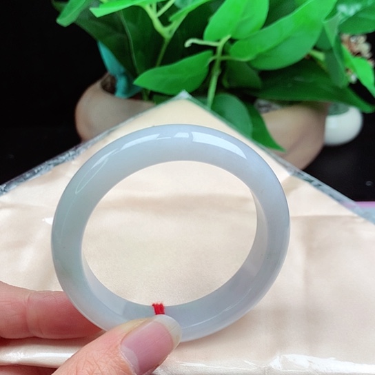 翡翠手镯未镶嵌       正圈53
