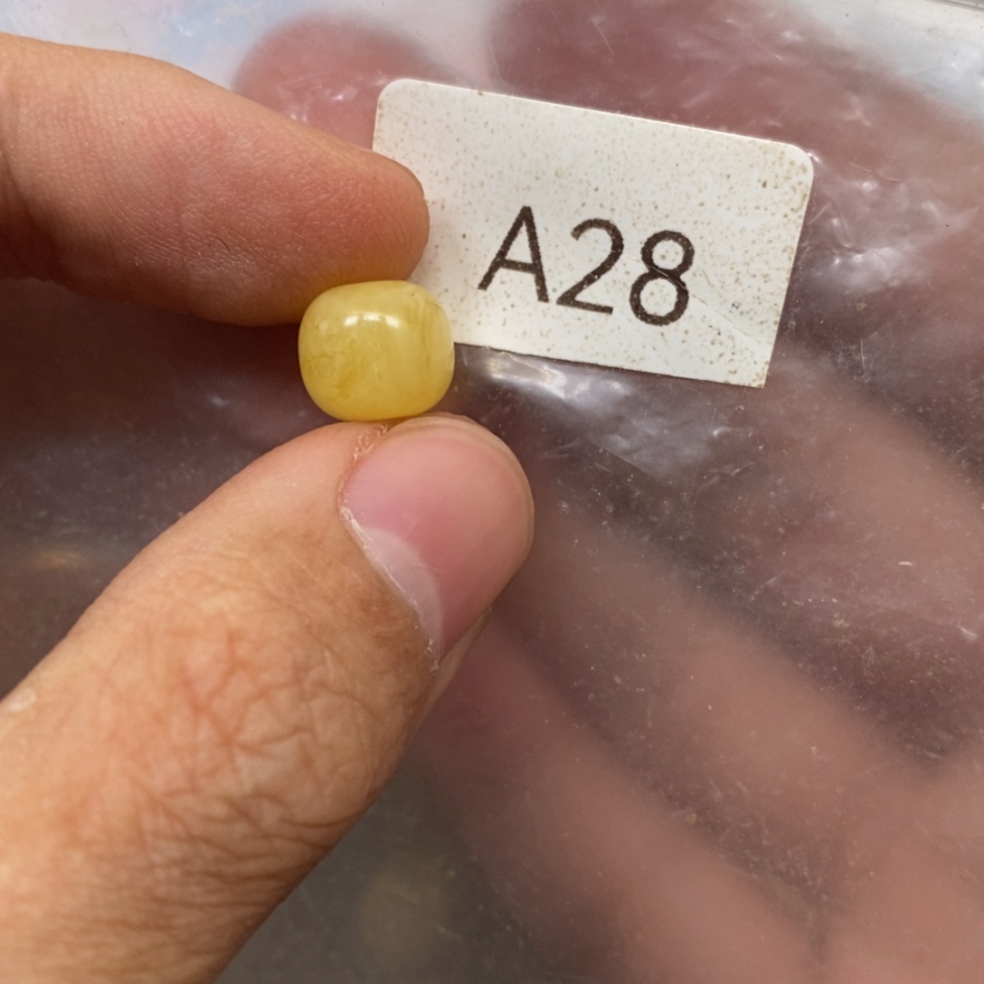 冰****蜜蜡未镶嵌裸石好