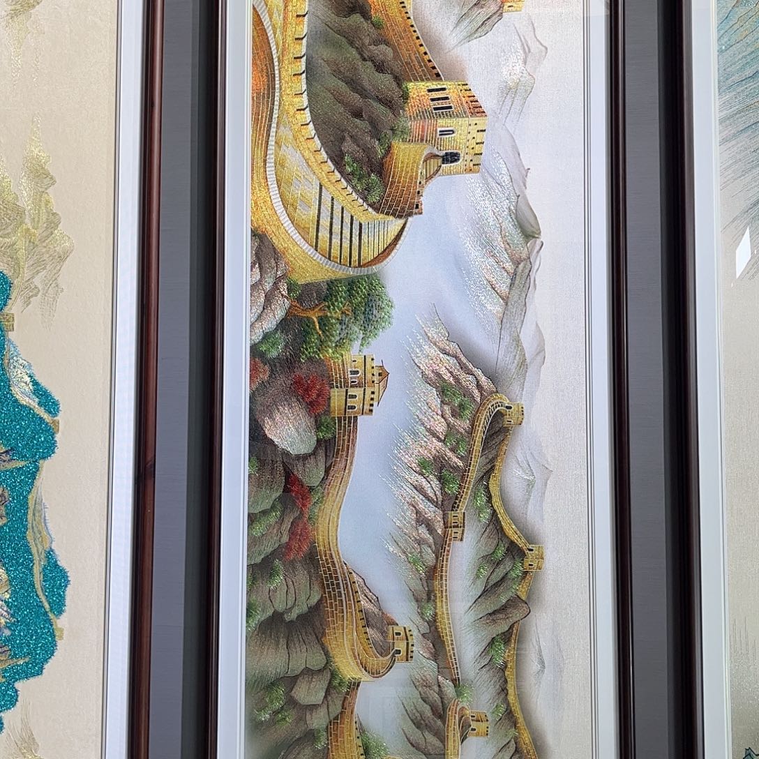 横款实木边框电镀金角长城