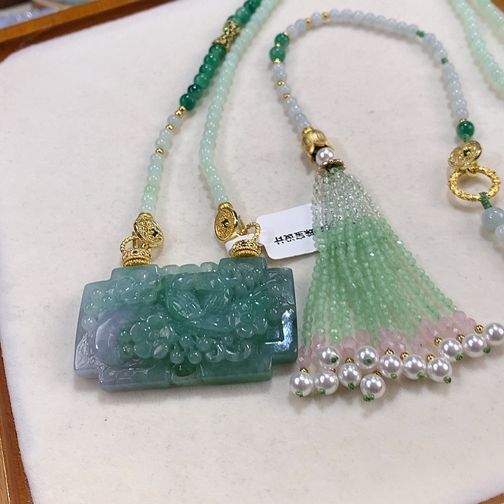 翡翠未镶嵌颈饰翡翠吊坠