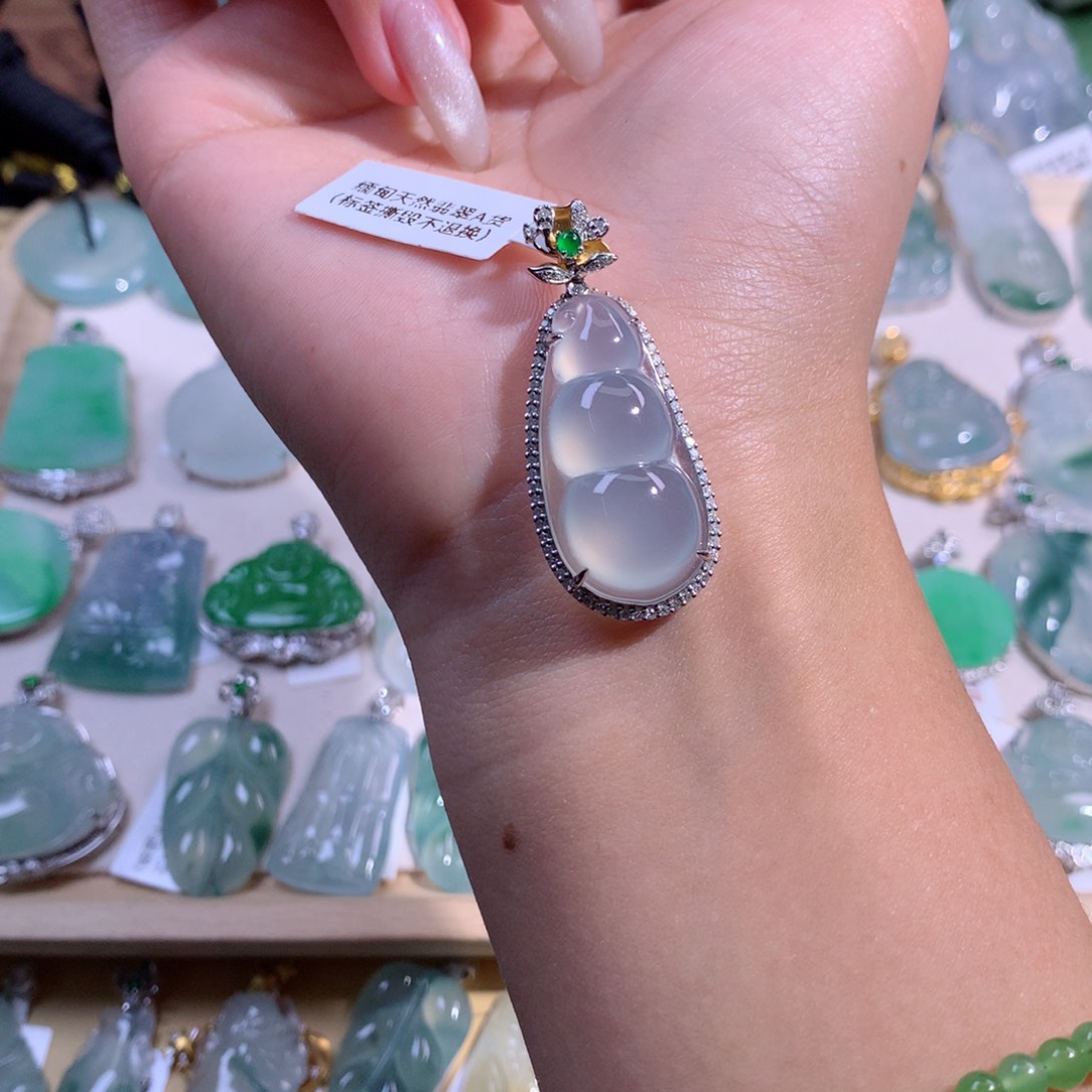 翡翠吊坠(不含链)18K金镶嵌