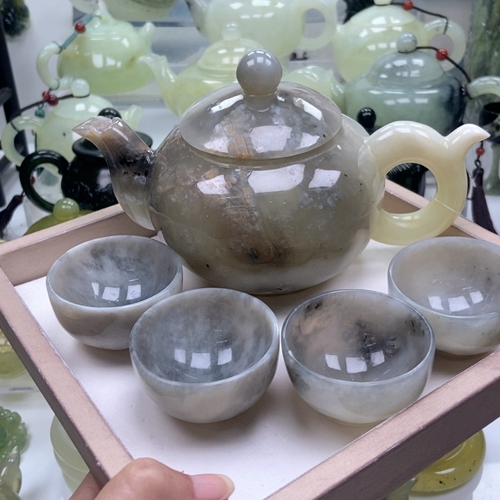 蛇纹石玉壶未镶嵌