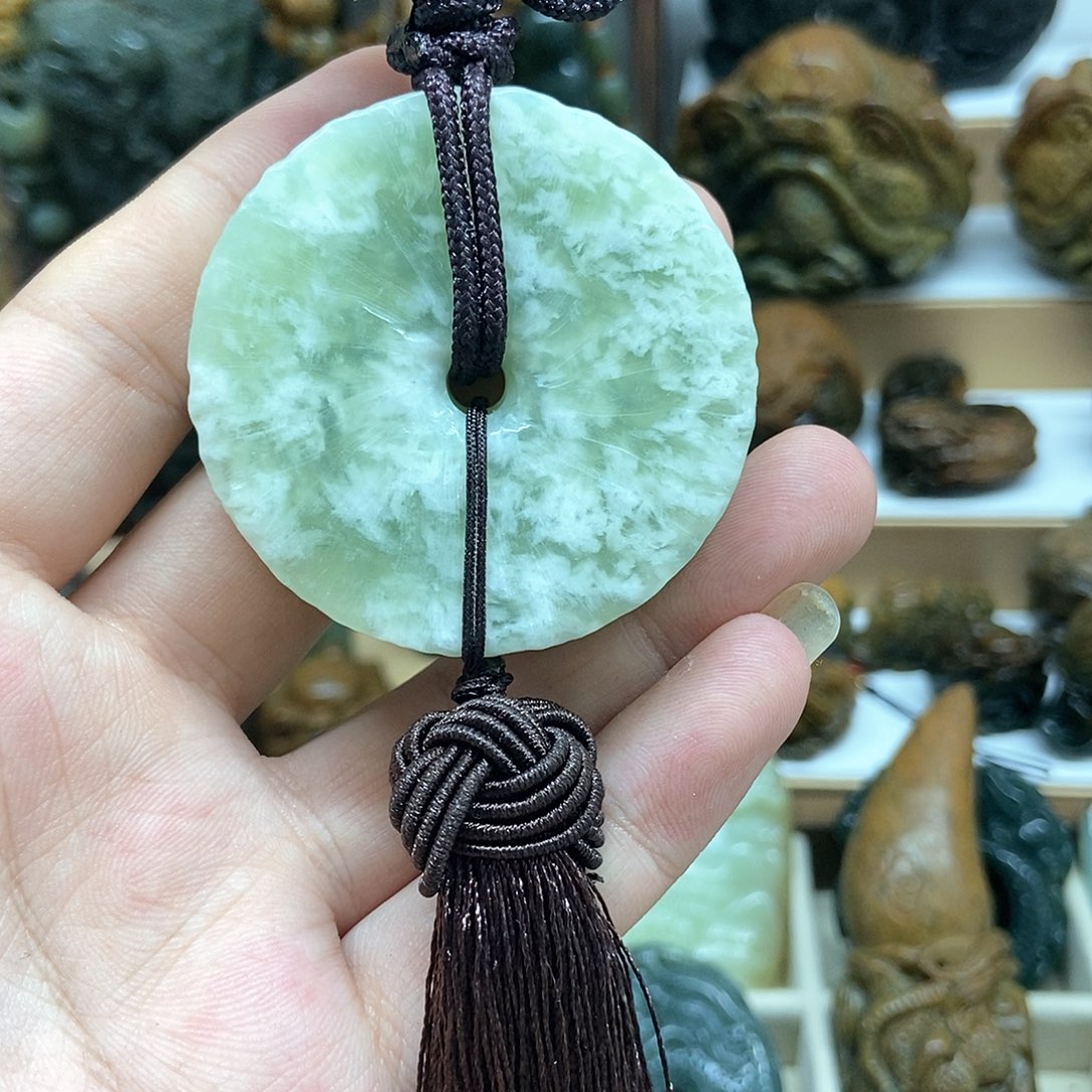 蛇纹石玉车挂未镶嵌