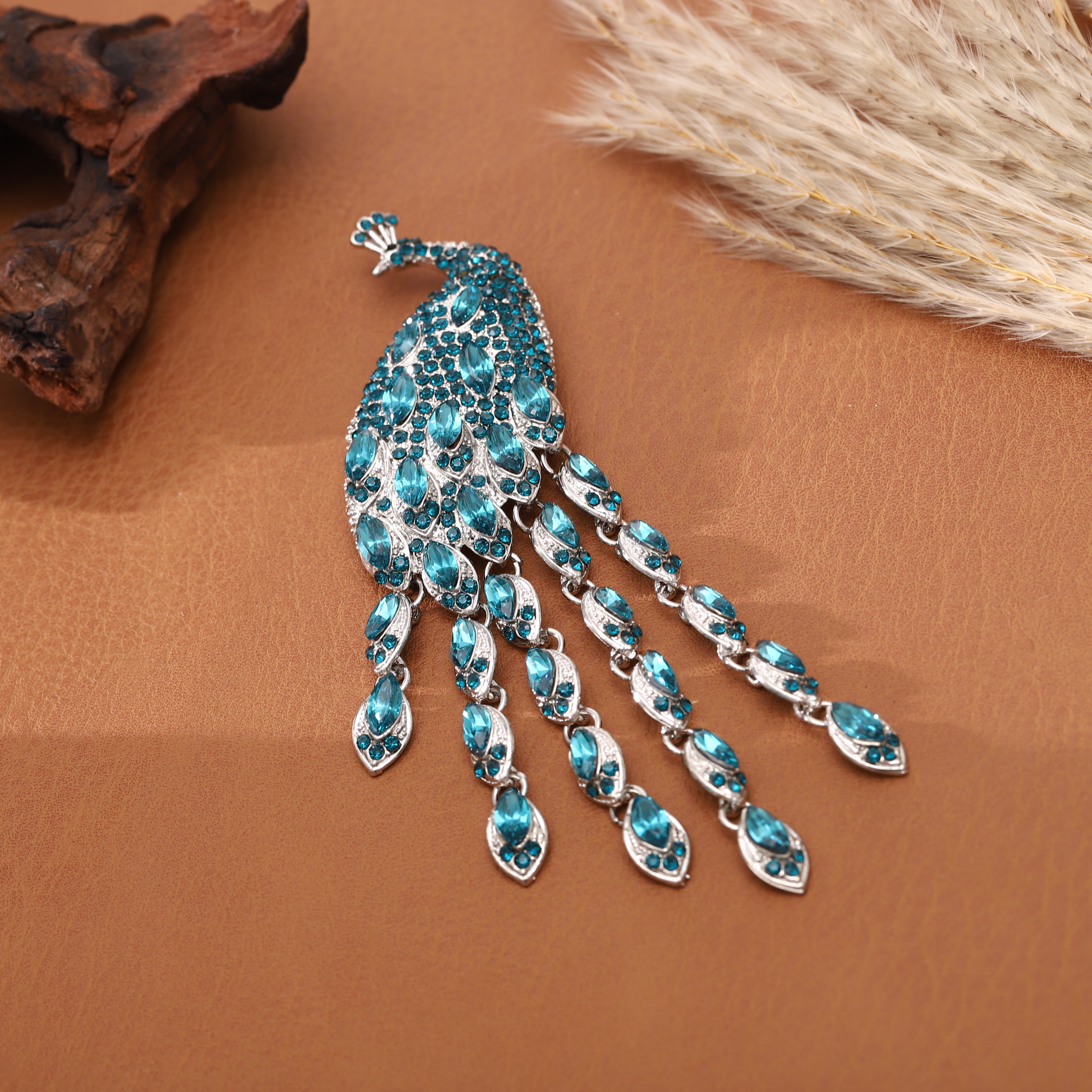 铜合金合成锆石胸针 轻奢风时尚新款胸针ZB0285