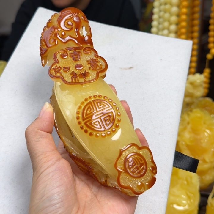 蜜蜡珠宝奇石未镶嵌