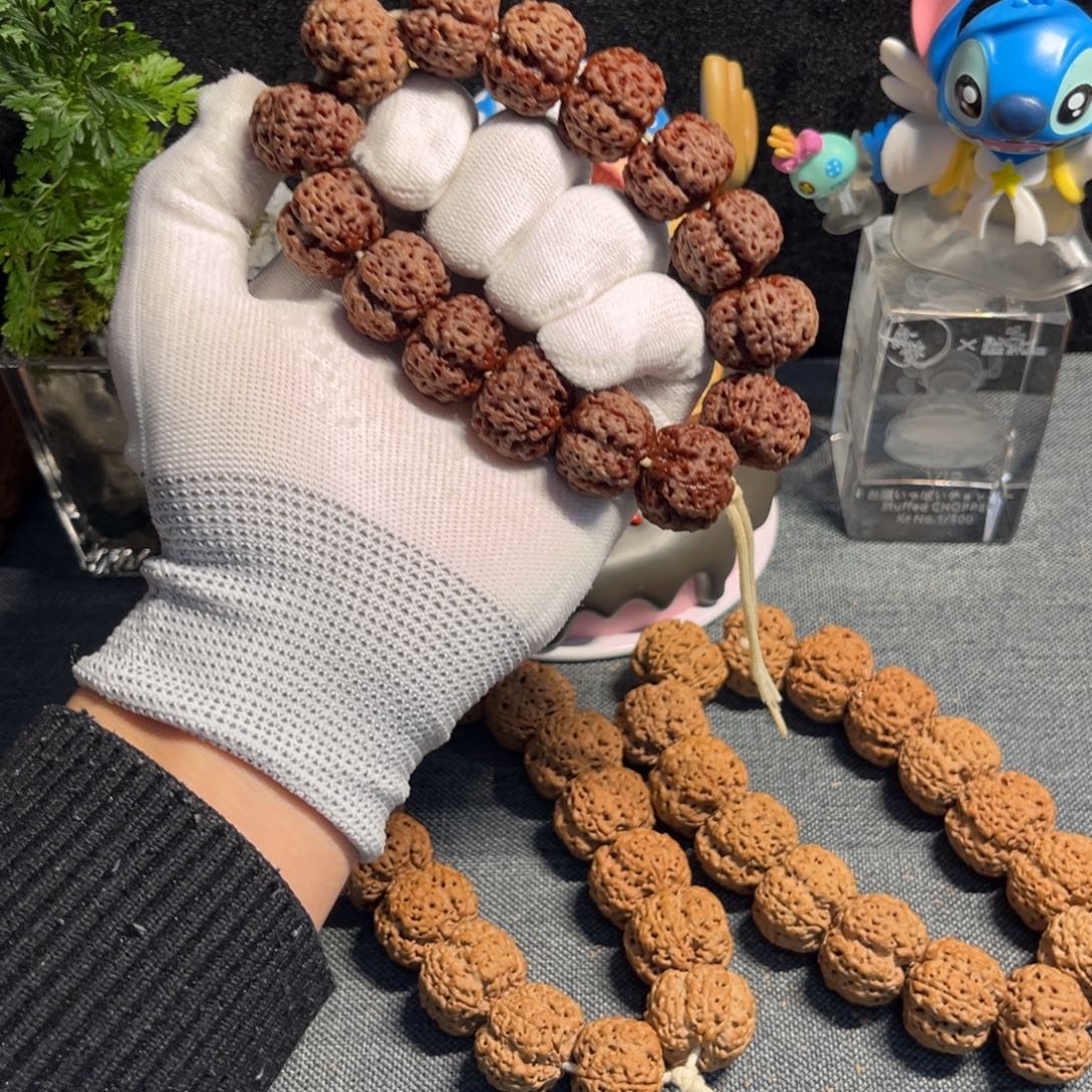 L***！手串金刚菩提梁梅花