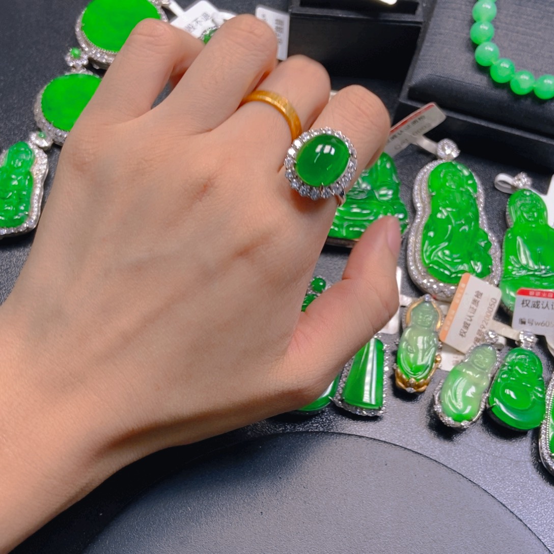 翡翠未镶嵌吊坠(不含链)