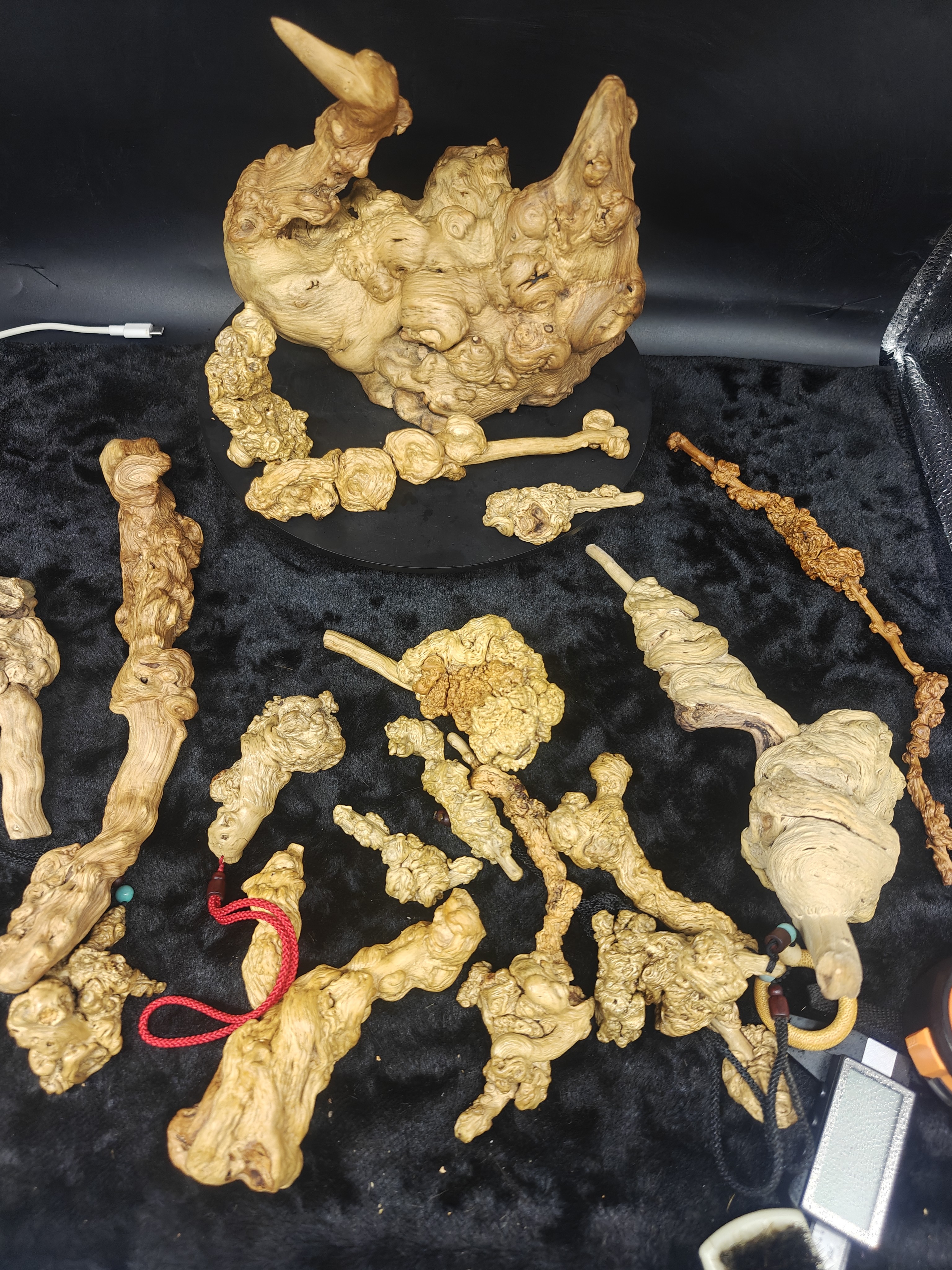 降龙木自然花纹小吊坠