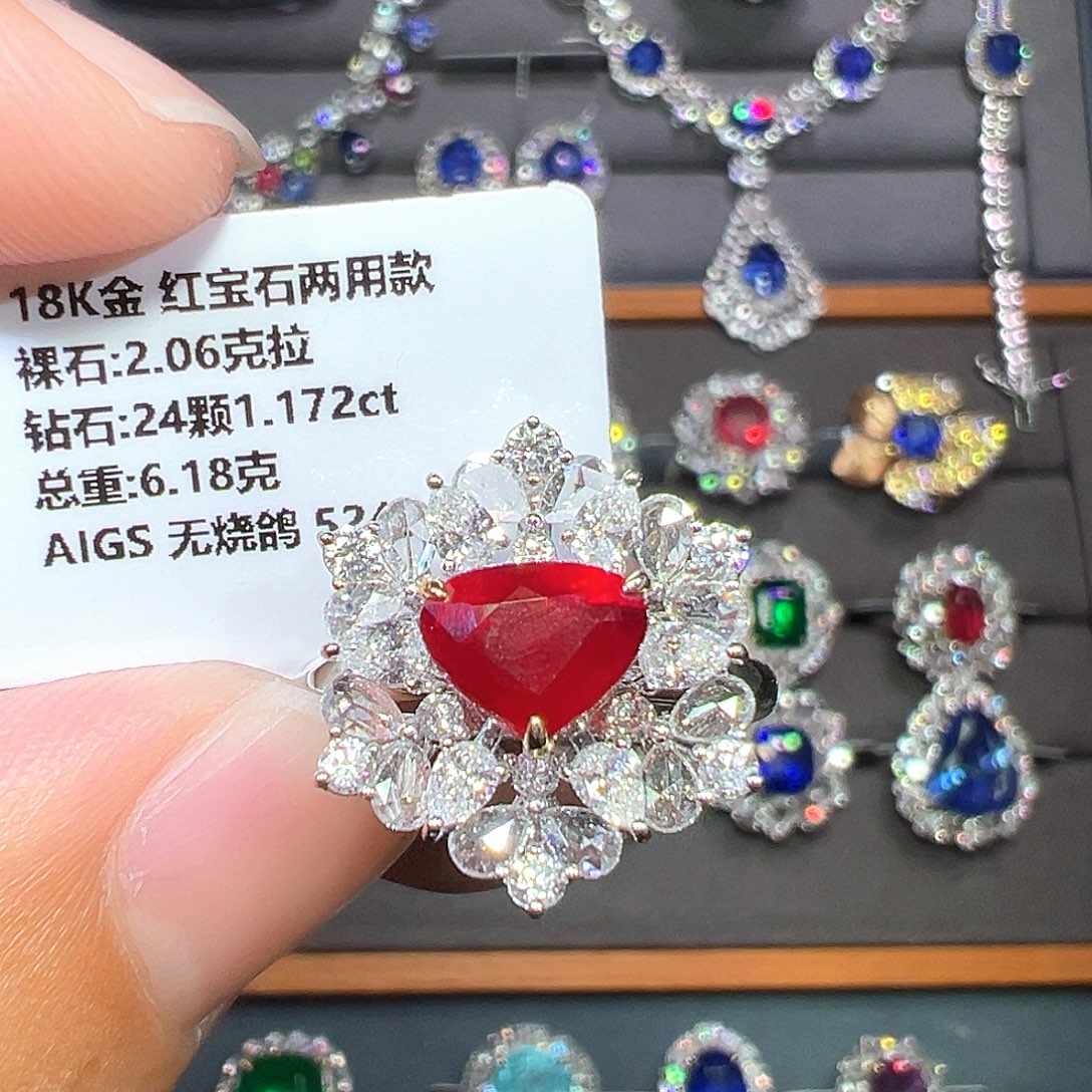 戒指18K金镶嵌红宝石