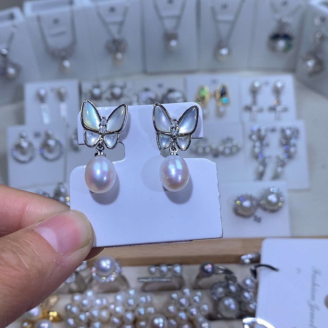 淡水珍珠耳饰未镶嵌