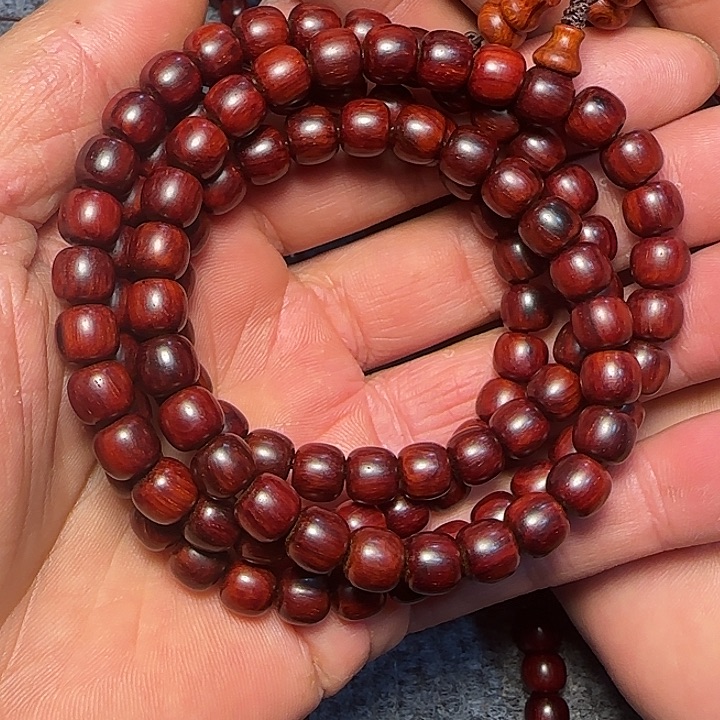 ****袁檀香紫檀（小叶紫檀）全陈化老料把件串