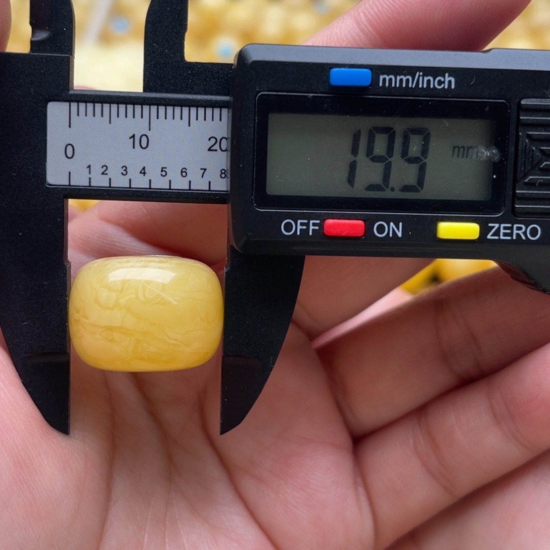 琥珀未镶嵌裸石蜜蜡墩子微瑕笑