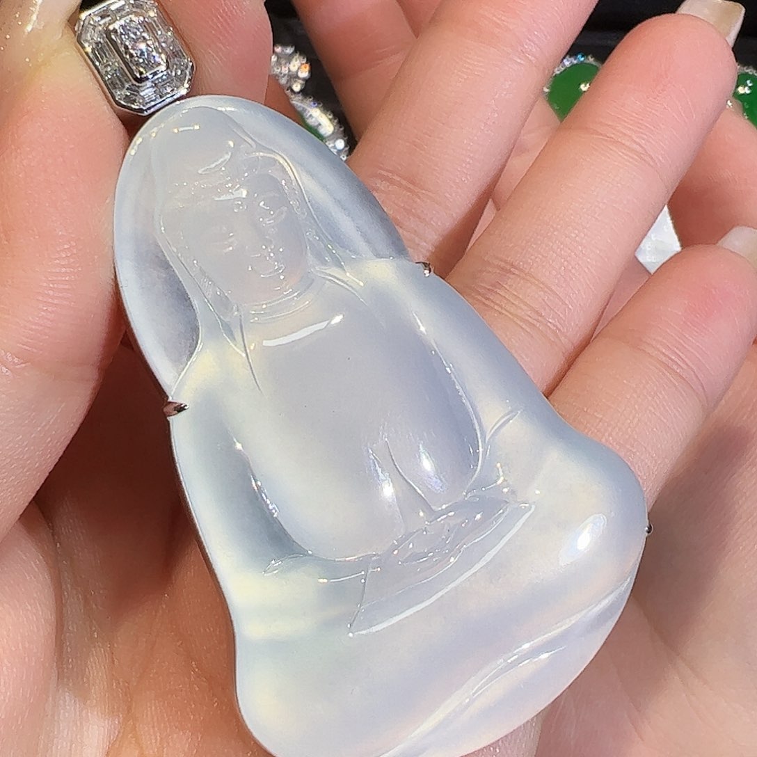 翡翠颈饰18K金镶嵌观音