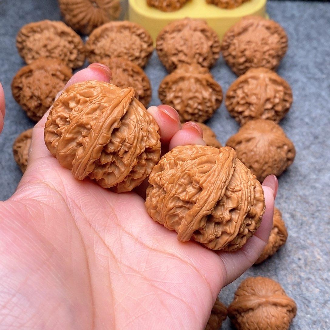 文玩核桃把件一**求精品大白狮子46全品