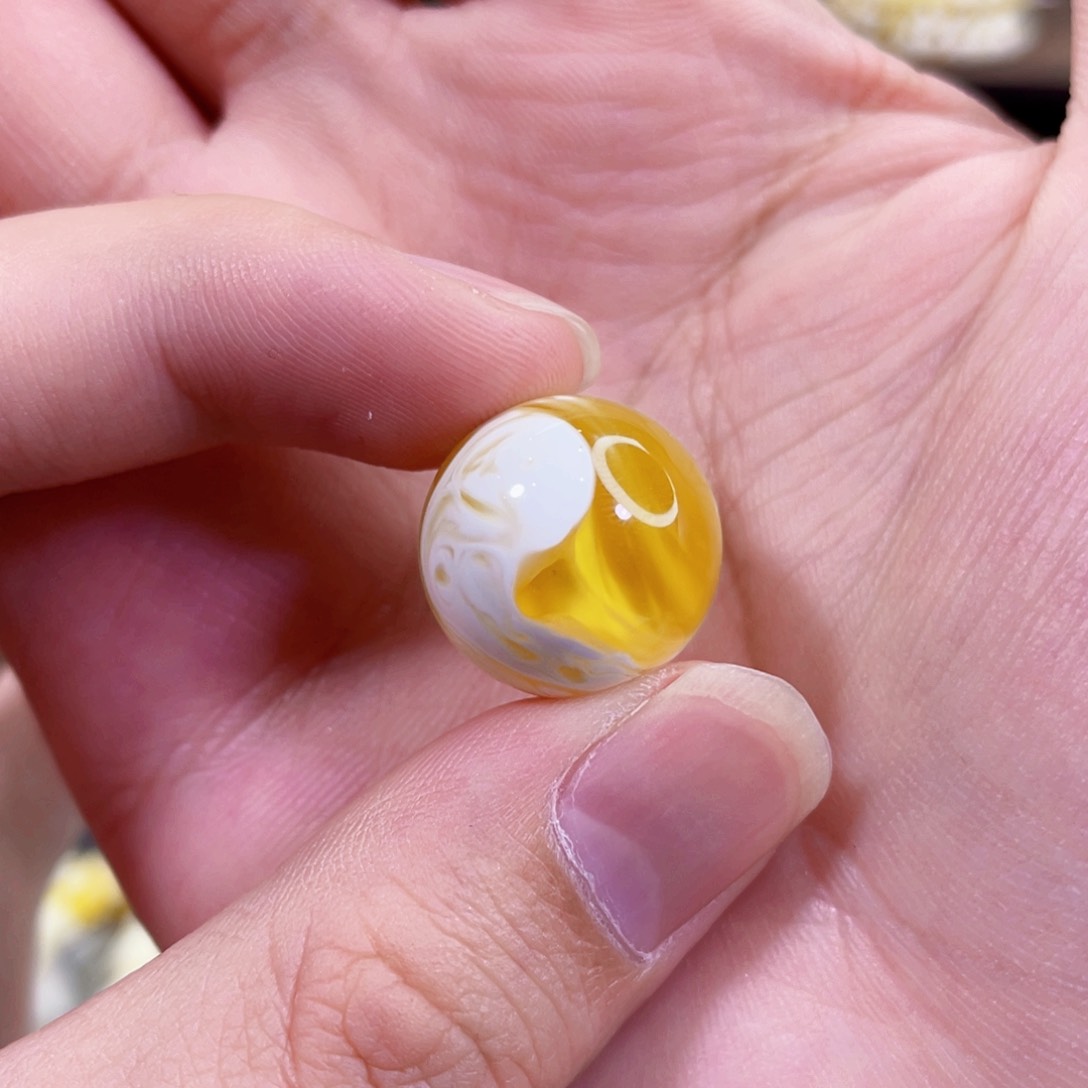 琥珀裸石未镶嵌想****！