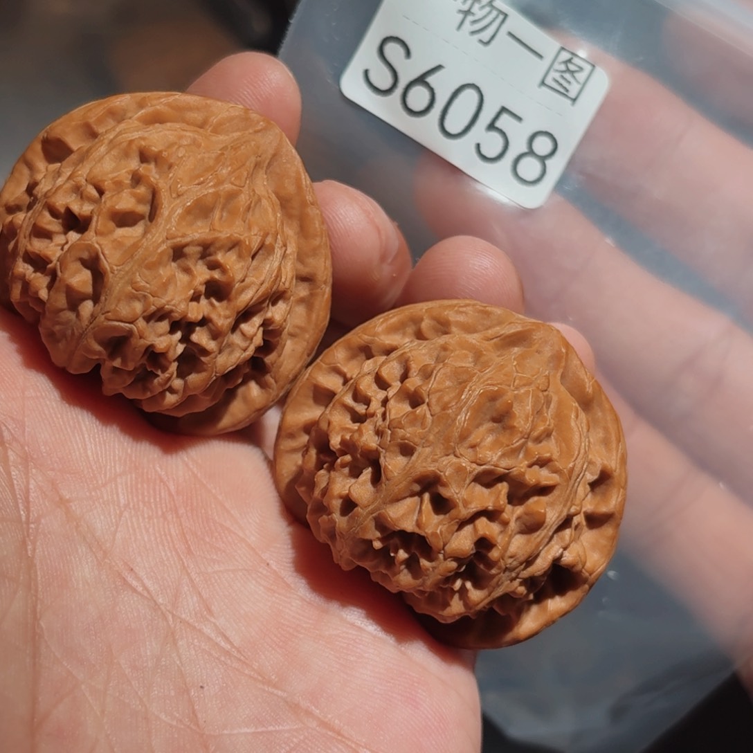 文玩核桃把件宫灯